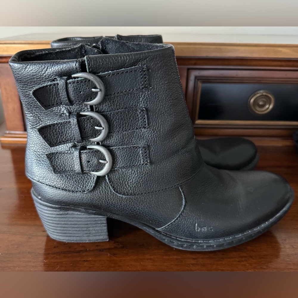 boc Black Leather Ankle Boots with Side Zipper and Triple Buckle Detail